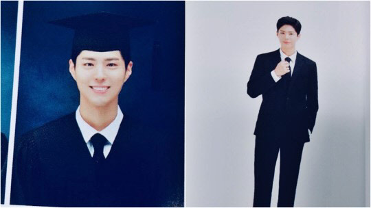 배우 박보검이 21일 명지대학교를 졸업한다. 그의 졸업사진이 각종 커뮤니티를 통해 졸업사진이 돌고 있다.<인터넷 커뮤니티 캡쳐>